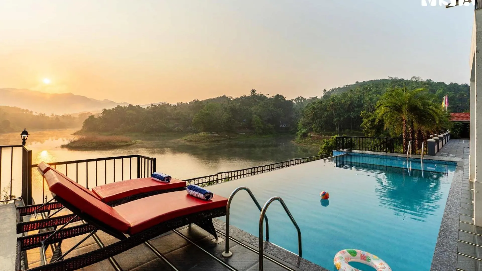 Stayvista At Lagoons Villa With Lawn, Pool, Wifi Kozhikode