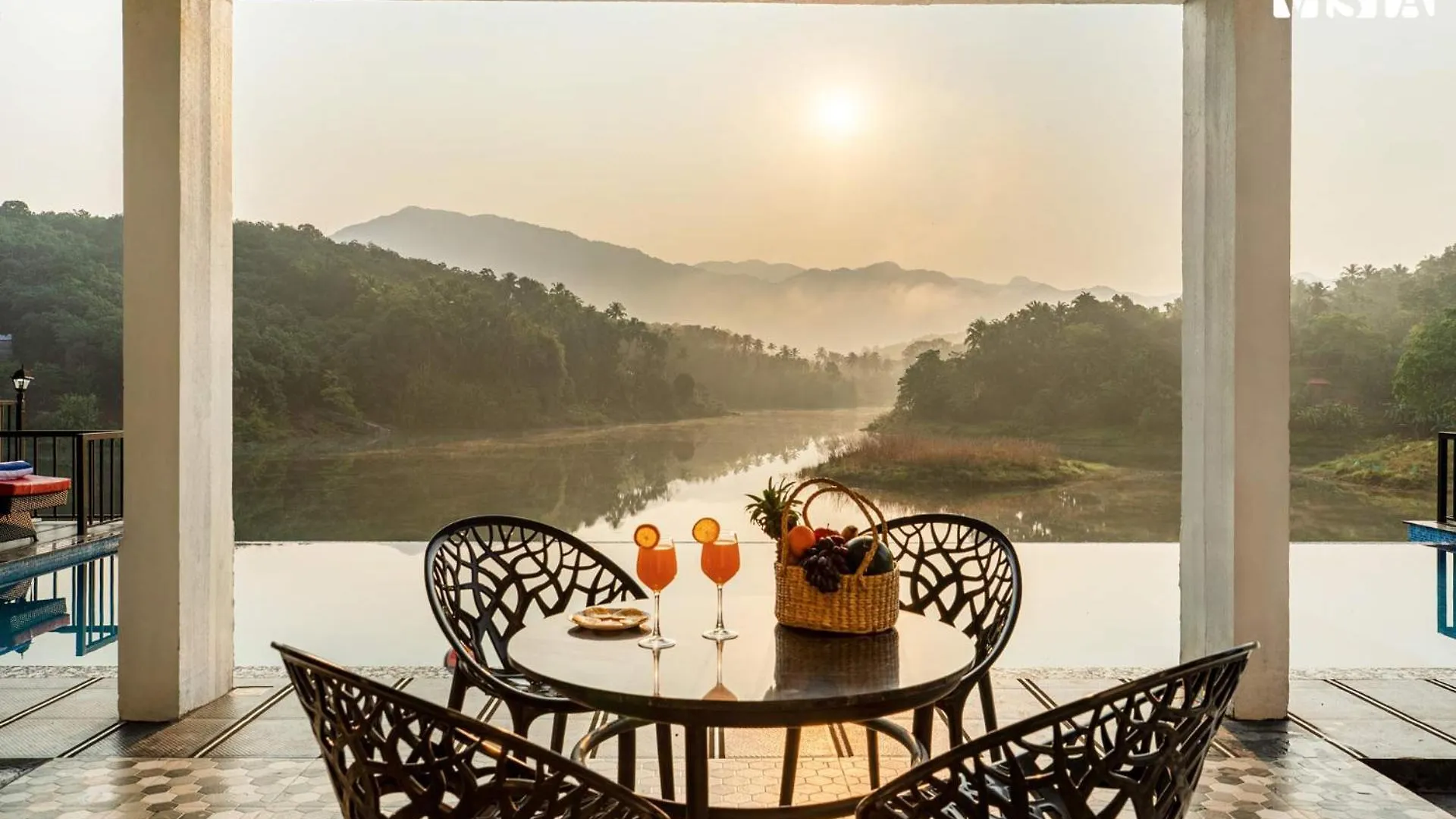 Stayvista At Lagoons Villa With Lawn, Pool, Wifi Kozhikode