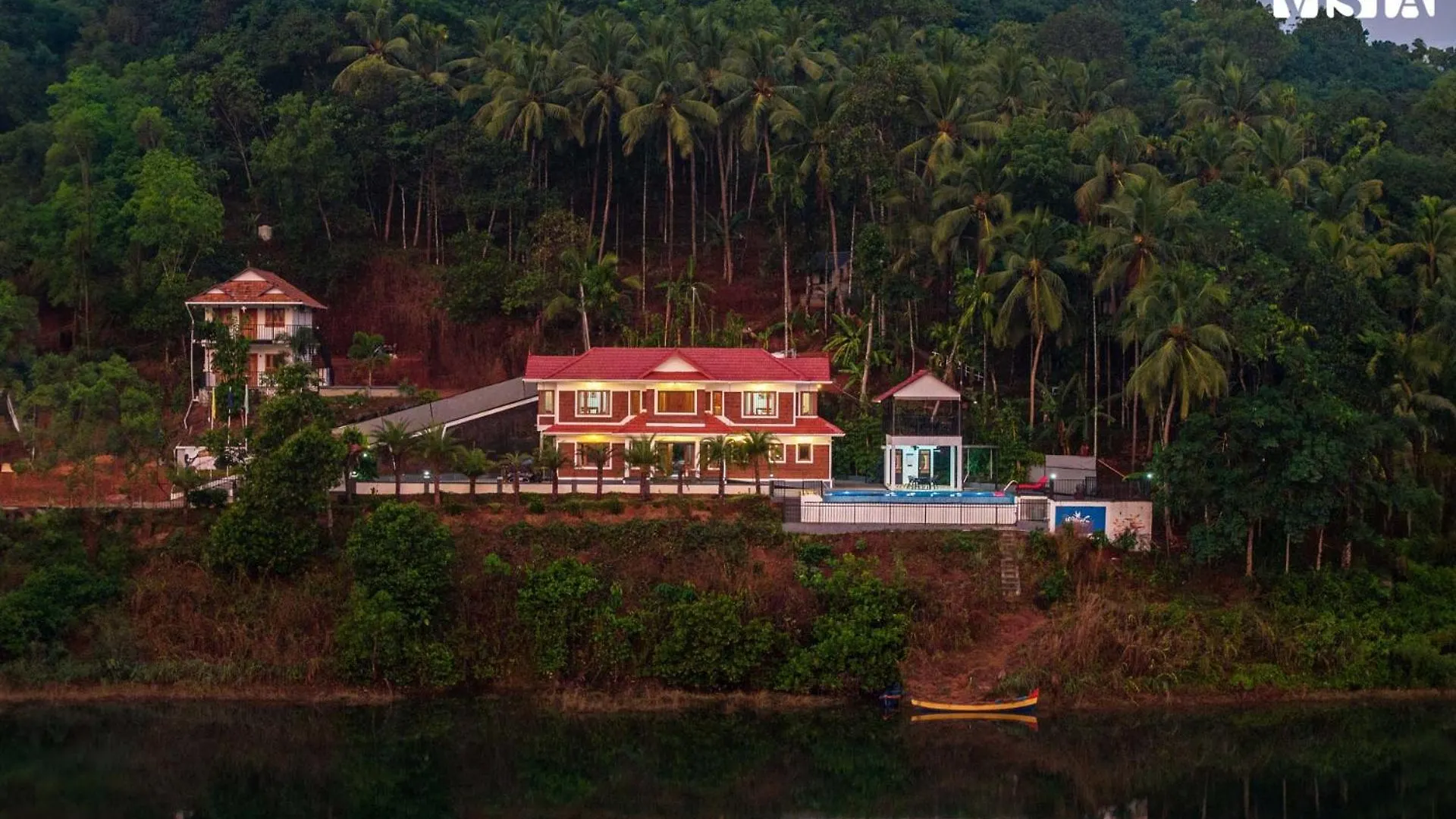 Stayvista At Lagoons Villa With Lawn, Pool, Wifi Kozhikode